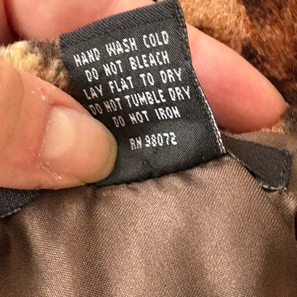 Vintage Y2K Leopard Print Faux Fur Vest – Cejlon Zip Up Animal Print Fuzzy Vest - Picture 9 of 9